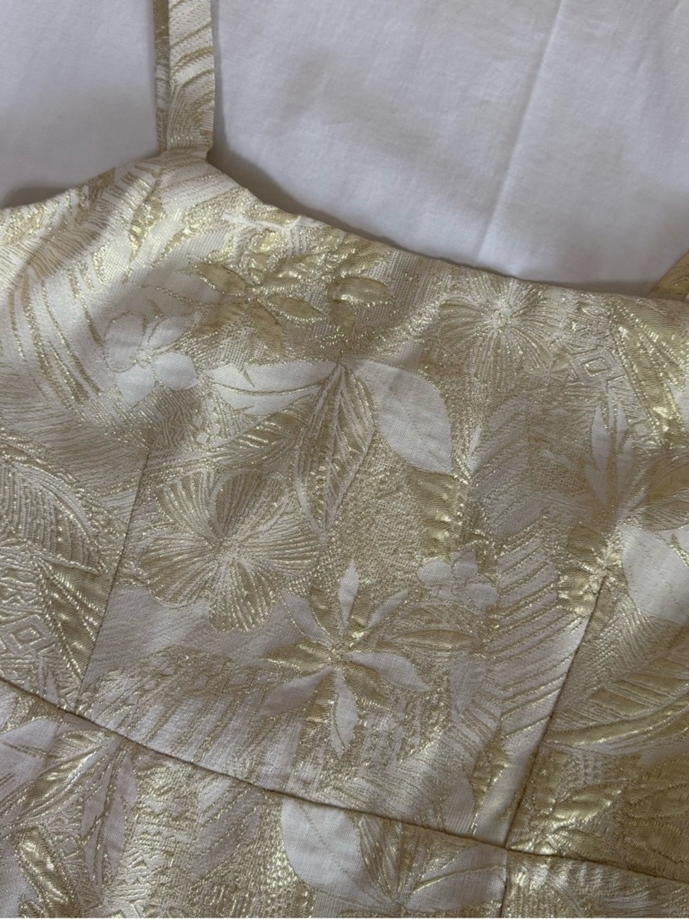 NWT Lulu’s Shine for Us Cream Gold Metallic Tropical Jacquard Mini Dress Size M - Picture 2 of 8